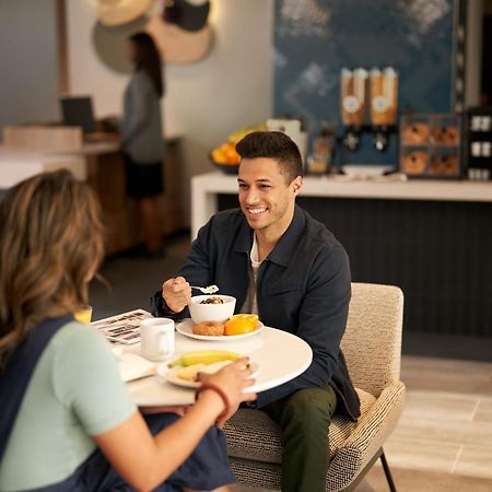 Atwell Suites - Denver Airport Tower Road By Ihg Екстериор снимка