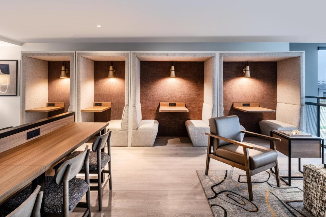 Atwell Suites - Denver Airport Tower Road By Ihg Екстериор снимка
