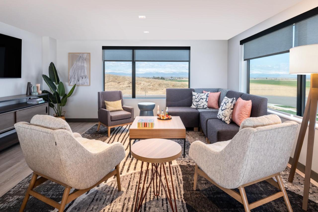 Atwell Suites - Denver Airport Tower Road By Ihg Екстериор снимка