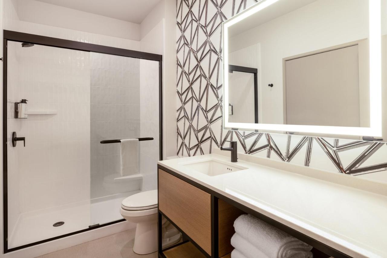 Atwell Suites - Denver Airport Tower Road By Ihg Екстериор снимка