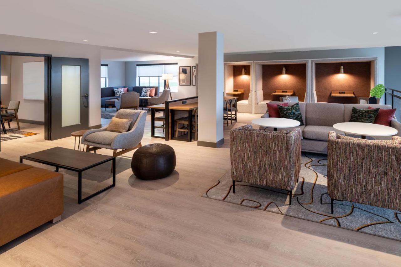 Atwell Suites - Denver Airport Tower Road By Ihg Екстериор снимка