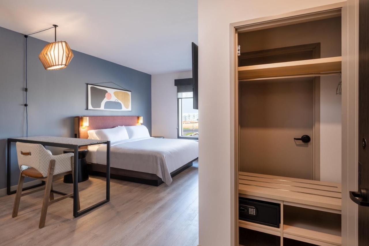 Atwell Suites - Denver Airport Tower Road By Ihg Екстериор снимка