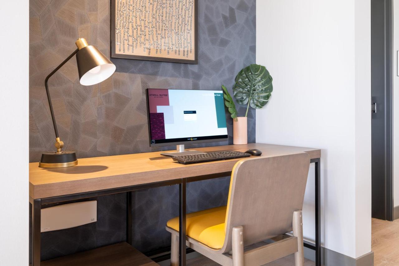 Atwell Suites - Denver Airport Tower Road By Ihg Екстериор снимка