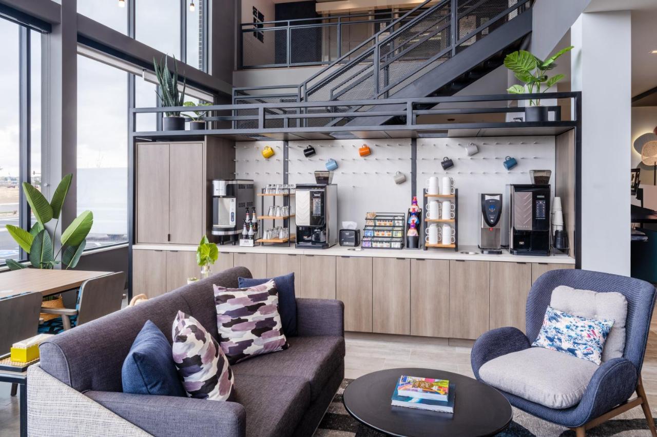 Atwell Suites - Denver Airport Tower Road By Ihg Екстериор снимка