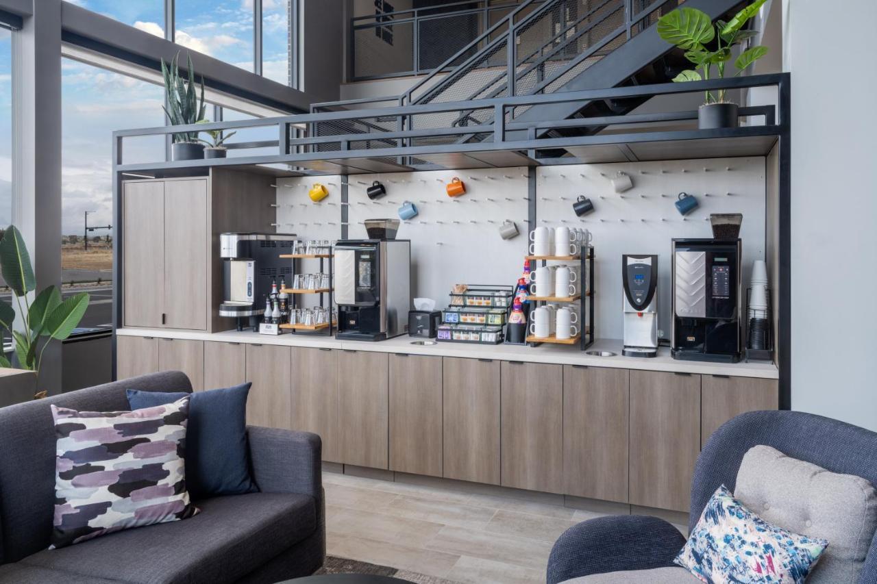 Atwell Suites - Denver Airport Tower Road By Ihg Екстериор снимка