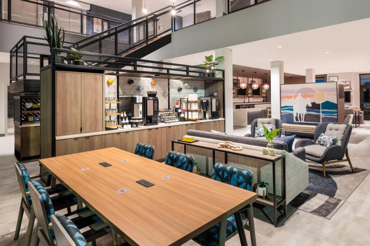Atwell Suites - Denver Airport Tower Road By Ihg Екстериор снимка