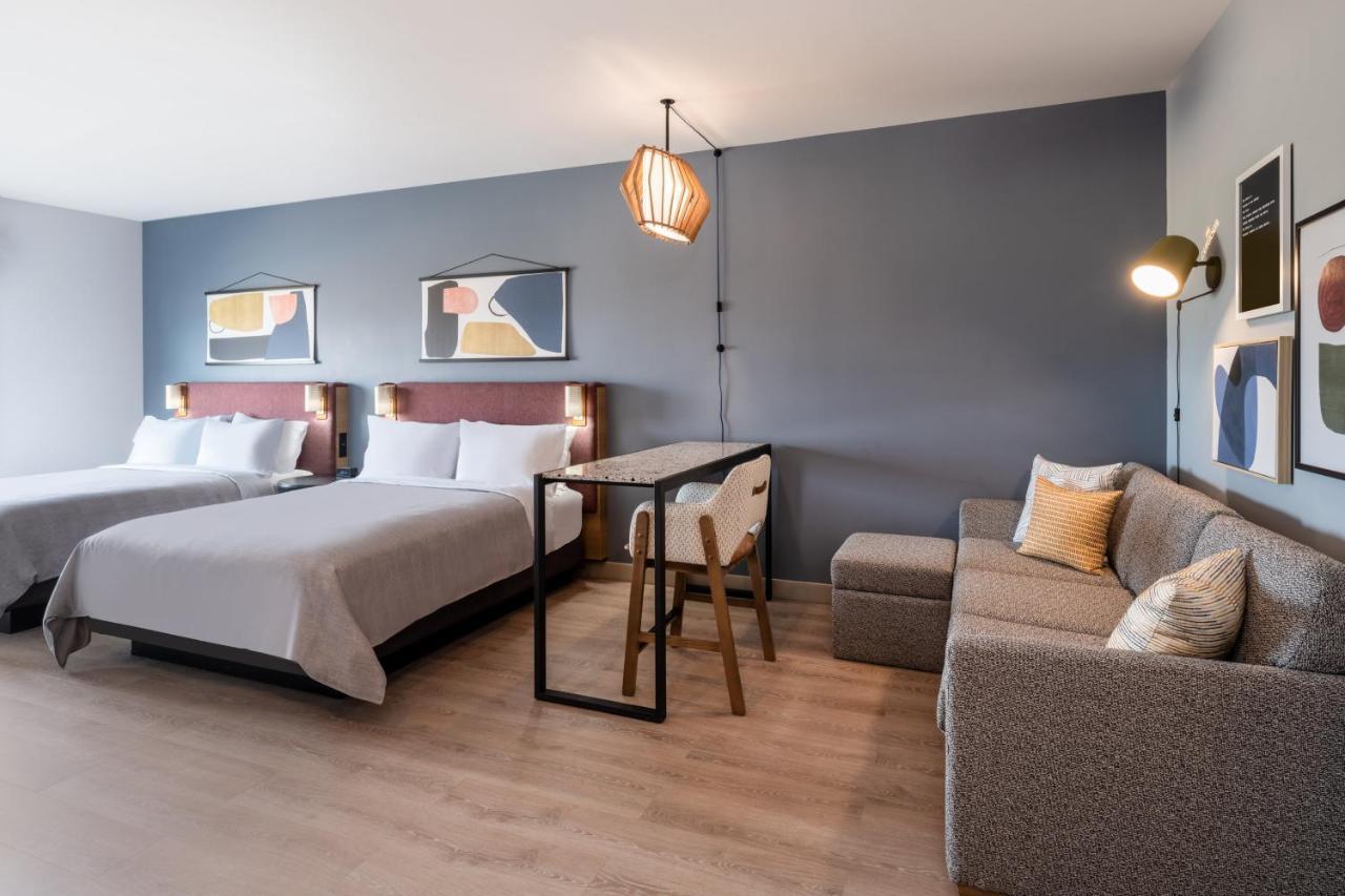 Atwell Suites - Denver Airport Tower Road By Ihg Екстериор снимка