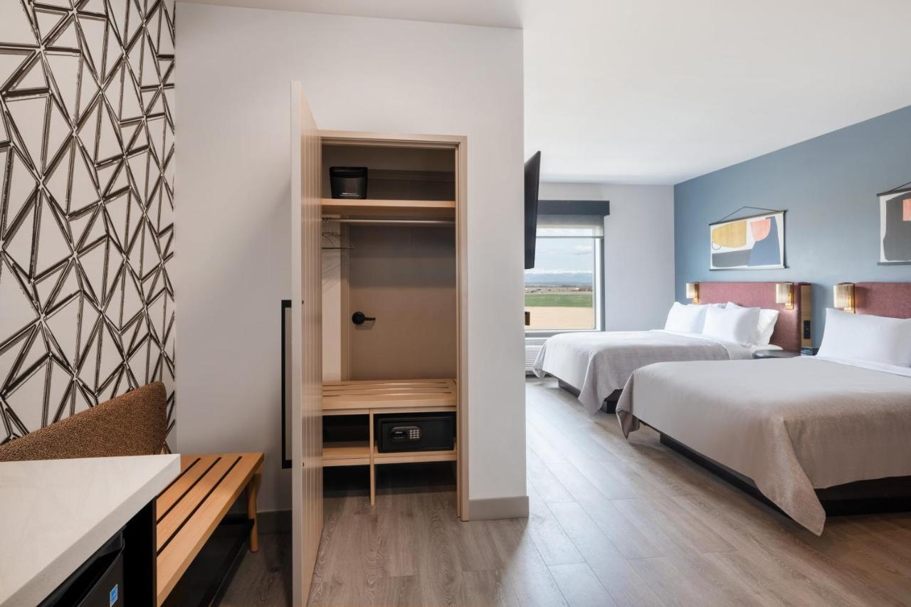 Atwell Suites - Denver Airport Tower Road By Ihg Екстериор снимка