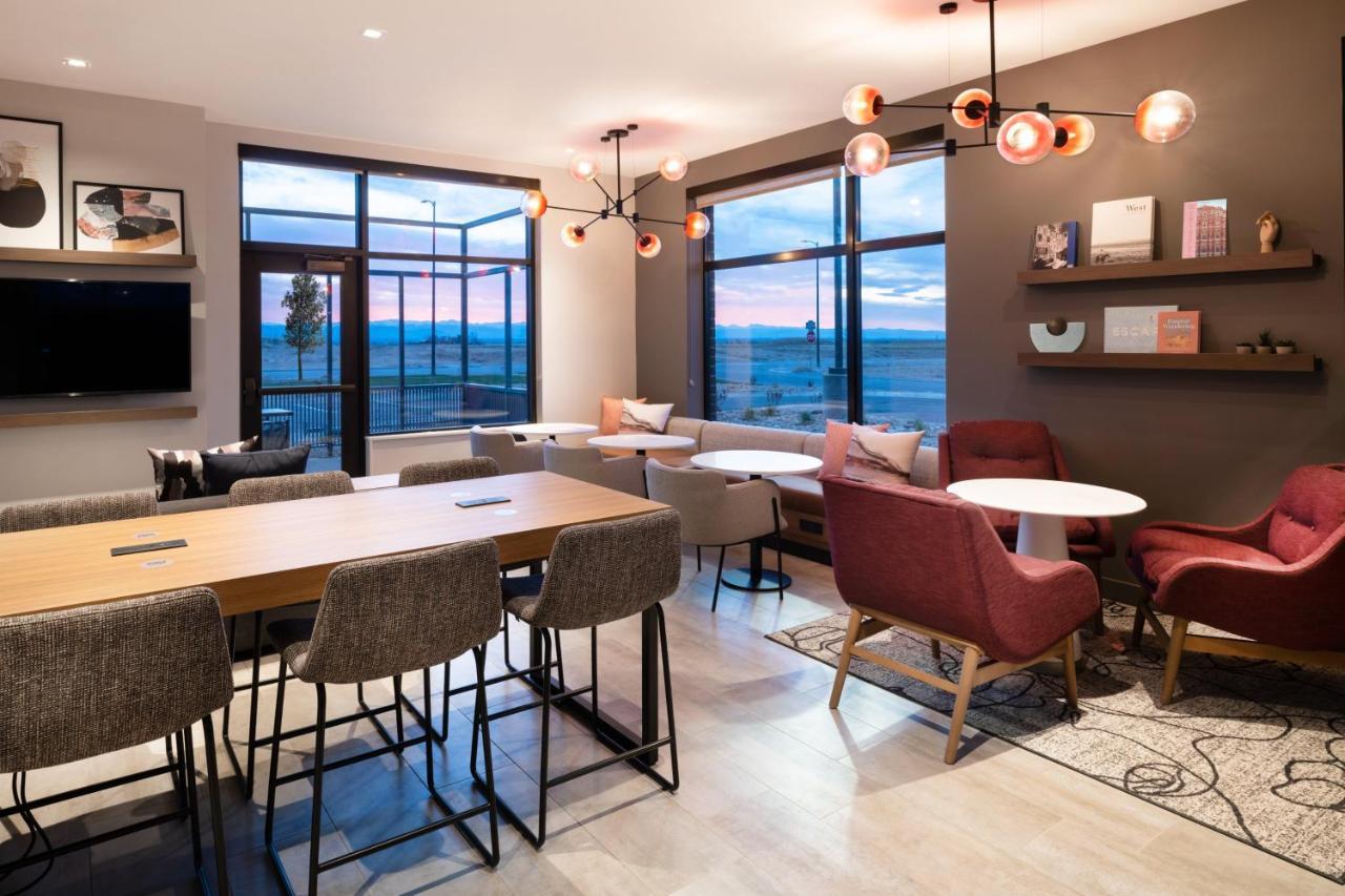 Atwell Suites - Denver Airport Tower Road By Ihg Екстериор снимка